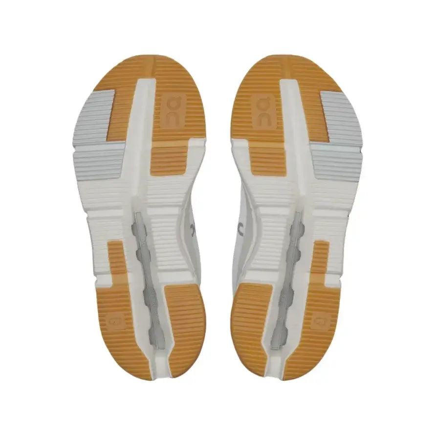 Cloudnova Form 2 Smooth Comfort. Sleek Everyday Style