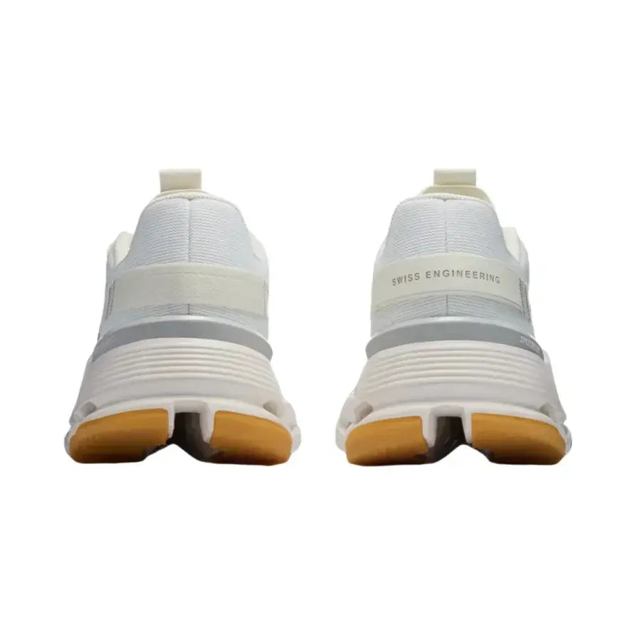 Cloudnova Form 2 Smooth Comfort. Sleek Everyday Style