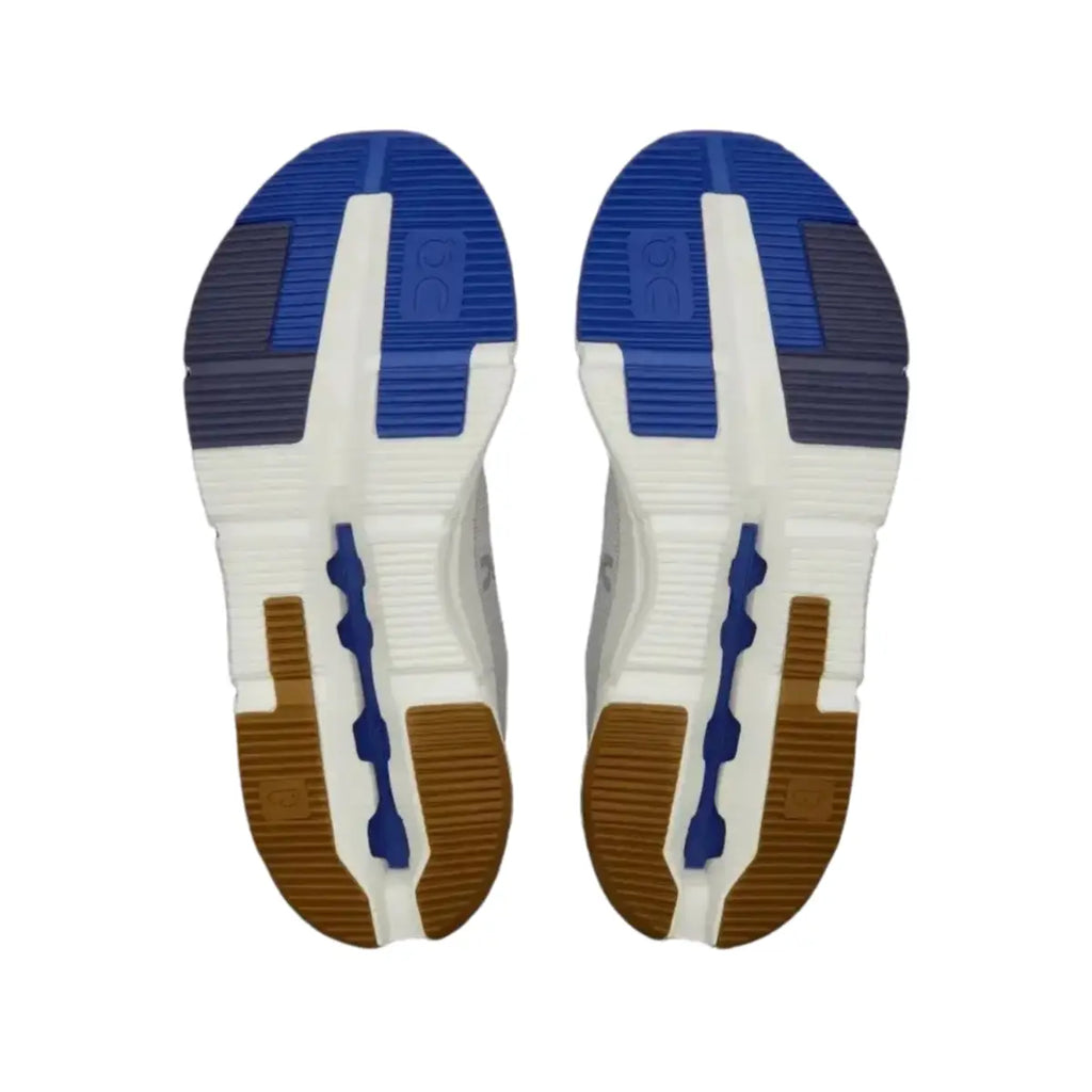 Cloudnova Form 2 Smooth Comfort. Sleek Everyday Style