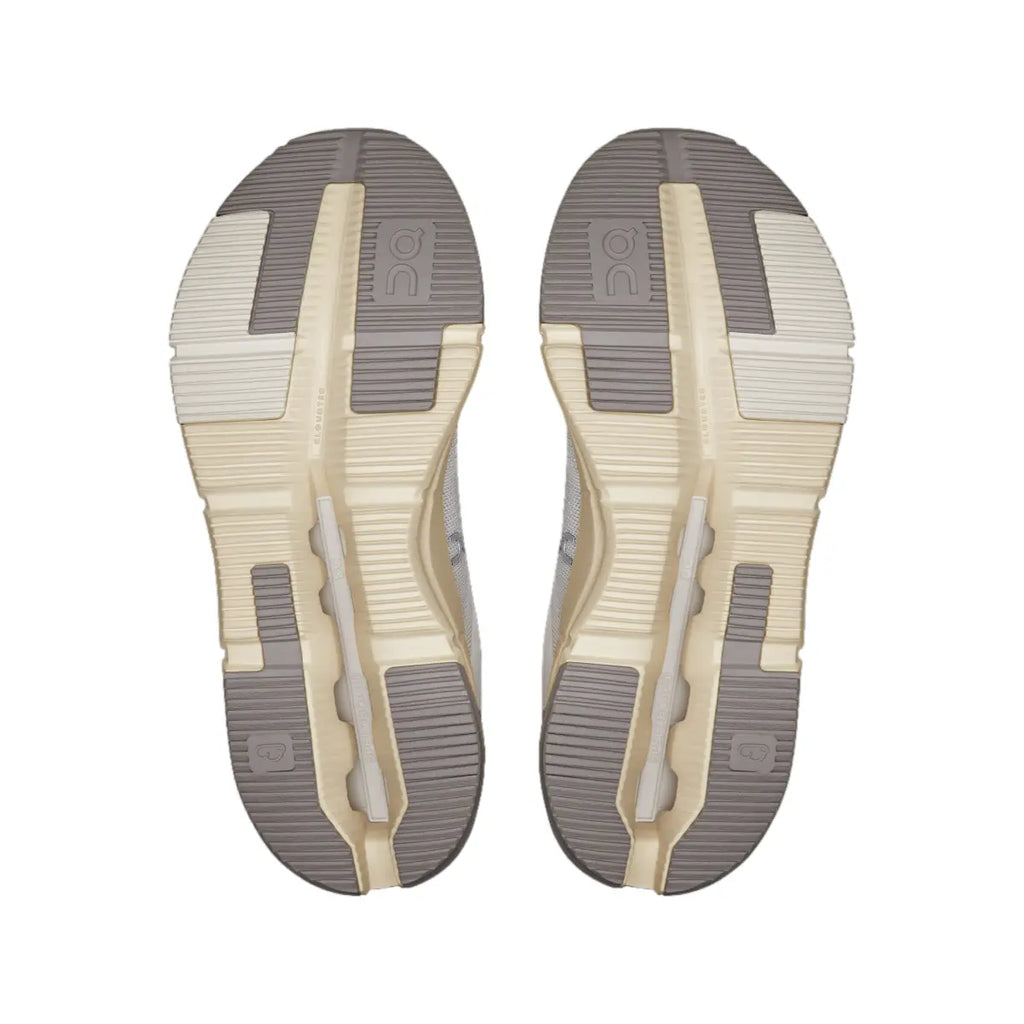 Cloudnova Form 2 Smooth Comfort. Sleek Everyday Style