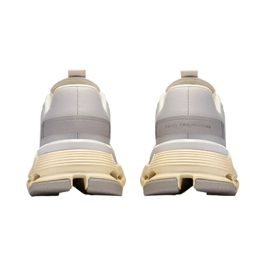 Cloudnova Form 2 Smooth Comfort. Sleek Everyday Style