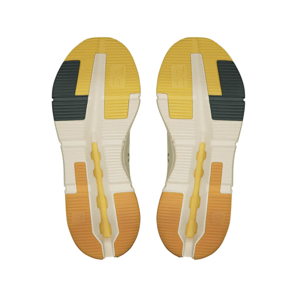 Cloudnova Form 2 Smooth Comfort. Sleek Everyday Style