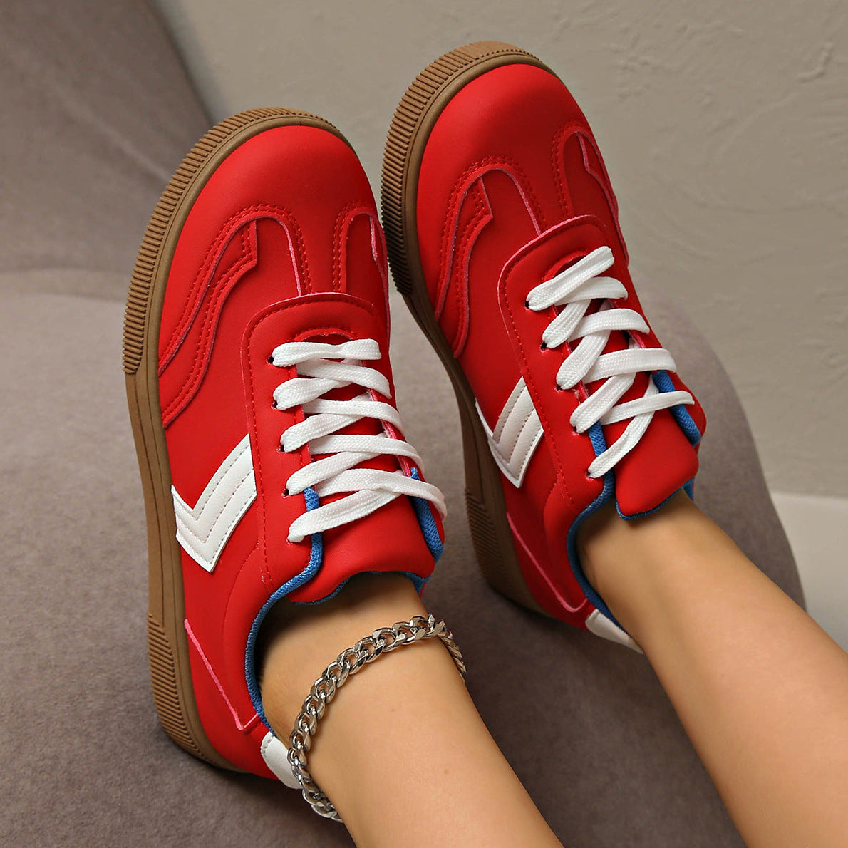 Beverly 90 Low-Top Sneakers