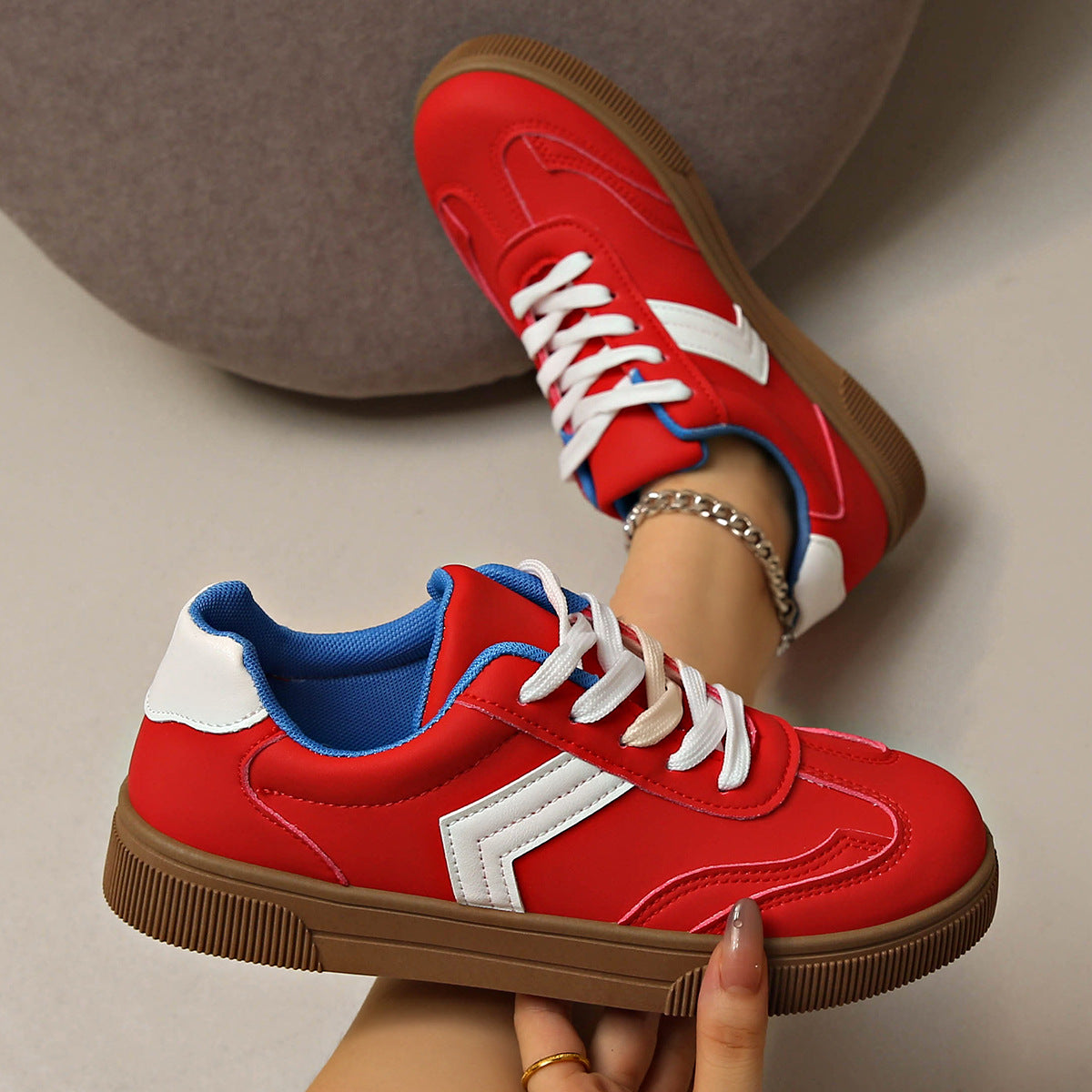 Beverly 90 Low-Top Sneakers