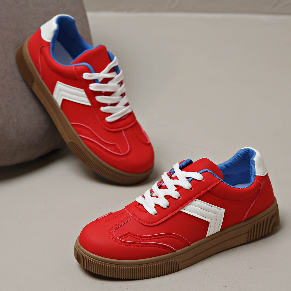 Beverly 90 Low-Top Sneakers