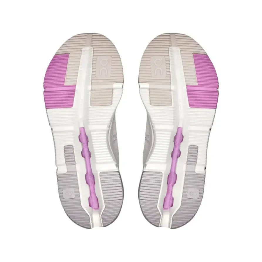 Cloudnova Form 2 Smooth Comfort. Sleek Everyday Style